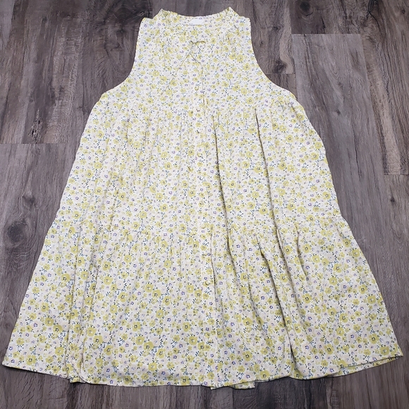 Storia Dresses & Skirts - Storia Women's Medium Floral Sundress Loose‎ Flowy Ruffle Detail Sleeveless Tier